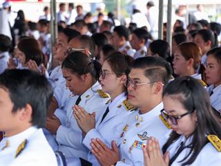 มหาวิทยาลัยพะเยา,นำโดย,ศาสตราจารย์พิเศษ,ดร.มณฑล,สงวนเสริมศรี,อธิการบดีมหาวิทยาลัยพะเยา,พร้อมด้วยคณะผู้บริหาร,คณาจารย์,เจ้าหน้าที่,,เข้าร่วมพิธีวางพวงมาลาถวายราชสักการะ,วันคล้ายวันสวรรคตสมเด็จพระนเรศวรมหาราช,ประจำปี,2561,
