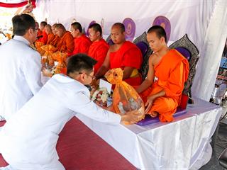 มหาวิทยาลัยพะเยา,นำโดย,ศาสตราจารย์พิเศษ,ดร.มณฑล,สงวนเสริมศรี,อธิการบดีมหาวิทยาลัยพะเยา,พร้อมด้วยคณะผู้บริหาร,คณาจารย์,เจ้าหน้าที่,,เข้าร่วมพิธีวางพวงมาลาถวายราชสักการะ,วันคล้ายวันสวรรคตสมเด็จพระนเรศวรมหาราช,ประจำปี,2561,