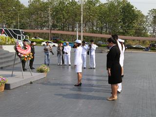 มหาวิทยาลัยพะเยา,นำโดย,ศาสตราจารย์พิเศษ,ดร.มณฑล,สงวนเสริมศรี,อธิการบดีมหาวิทยาลัยพะเยา,พร้อมด้วยคณะผู้บริหาร,คณาจารย์,เจ้าหน้าที่,,เข้าร่วมพิธีวางพวงมาลาถวายราชสักการะ,วันคล้ายวันสวรรคตสมเด็จพระนเรศวรมหาราช,ประจำปี,2561,