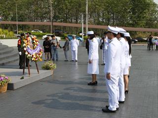 มหาวิทยาลัยพะเยา,นำโดย,ศาสตราจารย์พิเศษ,ดร.มณฑล,สงวนเสริมศรี,อธิการบดีมหาวิทยาลัยพะเยา,พร้อมด้วยคณะผู้บริหาร,คณาจารย์,เจ้าหน้าที่,,เข้าร่วมพิธีวางพวงมาลาถวายราชสักการะ,วันคล้ายวันสวรรคตสมเด็จพระนเรศวรมหาราช,ประจำปี,2561,