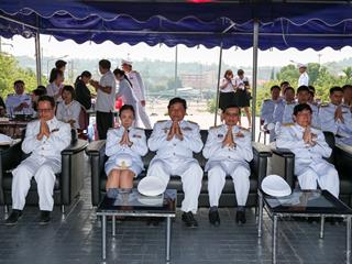 มหาวิทยาลัยพะเยา,นำโดย,ศาสตราจารย์พิเศษ,ดร.มณฑล,สงวนเสริมศรี,อธิการบดีมหาวิทยาลัยพะเยา,พร้อมด้วยคณะผู้บริหาร,คณาจารย์,เจ้าหน้าที่,,เข้าร่วมพิธีวางพวงมาลาถวายราชสักการะ,วันคล้ายวันสวรรคตสมเด็จพระนเรศวรมหาราช,ประจำปี,2561,