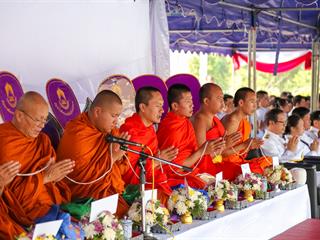 มหาวิทยาลัยพะเยา,นำโดย,ศาสตราจารย์พิเศษ,ดร.มณฑล,สงวนเสริมศรี,อธิการบดีมหาวิทยาลัยพะเยา,พร้อมด้วยคณะผู้บริหาร,คณาจารย์,เจ้าหน้าที่,,เข้าร่วมพิธีวางพวงมาลาถวายราชสักการะ,วันคล้ายวันสวรรคตสมเด็จพระนเรศวรมหาราช,ประจำปี,2561,