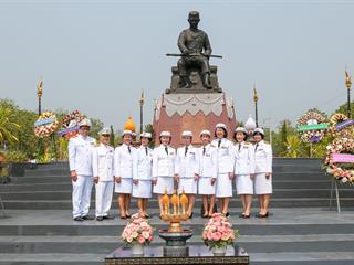 มหาวิทยาลัยพะเยา,นำโดย,ศาสตราจารย์พิเศษ,ดร.มณฑล,สงวนเสริมศรี,อธิการบดีมหาวิทยาลัยพะเยา,พร้อมด้วยคณะผู้บริหาร,คณาจารย์,เจ้าหน้าที่,,เข้าร่วมพิธีวางพวงมาลาถวายราชสักการะ,วันคล้ายวันสวรรคตสมเด็จพระนเรศวรมหาราช,ประจำปี,2561,