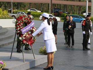 มหาวิทยาลัยพะเยา,นำโดย,ศาสตราจารย์พิเศษ,ดร.มณฑล,สงวนเสริมศรี,อธิการบดีมหาวิทยาลัยพะเยา,พร้อมด้วยคณะผู้บริหาร,คณาจารย์,เจ้าหน้าที่,,เข้าร่วมพิธีวางพวงมาลาถวายราชสักการะ,วันคล้ายวันสวรรคตสมเด็จพระนเรศวรมหาราช,ประจำปี,2561,