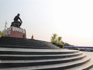 มหาวิทยาลัยพะเยา,นำโดย,ศาสตราจารย์พิเศษ,ดร.มณฑล,สงวนเสริมศรี,อธิการบดีมหาวิทยาลัยพะเยา,พร้อมด้วยคณะผู้บริหาร,คณาจารย์,เจ้าหน้าที่,,เข้าร่วมพิธีวางพวงมาลาถวายราชสักการะ,วันคล้ายวันสวรรคตสมเด็จพระนเรศวรมหาราช,ประจำปี,2561,