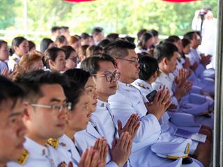 มหาวิทยาลัยพะเยา,นำโดย,ศาสตราจารย์พิเศษ,ดร.มณฑล,สงวนเสริมศรี,อธิการบดีมหาวิทยาลัยพะเยา,พร้อมด้วยคณะผู้บริหาร,คณาจารย์,เจ้าหน้าที่,,เข้าร่วมพิธีวางพวงมาลาถวายราชสักการะ,วันคล้ายวันสวรรคตสมเด็จพระนเรศวรมหาราช,ประจำปี,2561,