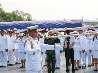 มหาวิทยาลัยพะเยา,นำโดย,ศาสตราจารย์พิเศษ,ดร.มณฑล,สงวนเสริมศรี,อธิการบดีมหาวิทยาลัยพะเยา,พร้อมด้วยคณะผู้บริหาร,คณาจารย์,เจ้าหน้าที่,,เข้าร่วมพิธีวางพวงมาลาถวายราชสักการะ,วันคล้ายวันสวรรคตสมเด็จพระนเรศวรมหาราช,ประจำปี,2561,