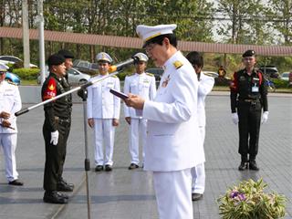 มหาวิทยาลัยพะเยา,นำโดย,ศาสตราจารย์พิเศษ,ดร.มณฑล,สงวนเสริมศรี,อธิการบดีมหาวิทยาลัยพะเยา,พร้อมด้วยคณะผู้บริหาร,คณาจารย์,เจ้าหน้าที่,,เข้าร่วมพิธีวางพวงมาลาถวายราชสักการะ,วันคล้ายวันสวรรคตสมเด็จพระนเรศวรมหาราช,ประจำปี,2561,