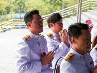 มหาวิทยาลัยพะเยา,นำโดย,ศาสตราจารย์พิเศษ,ดร.มณฑล,สงวนเสริมศรี,อธิการบดีมหาวิทยาลัยพะเยา,พร้อมด้วยคณะผู้บริหาร,คณาจารย์,เจ้าหน้าที่,,เข้าร่วมพิธีวางพวงมาลาถวายราชสักการะ,วันคล้ายวันสวรรคตสมเด็จพระนเรศวรมหาราช,ประจำปี,2561,
