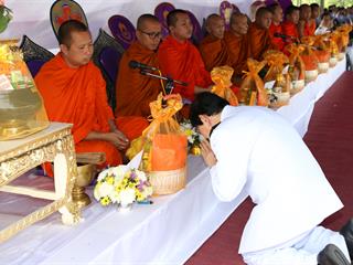 มหาวิทยาลัยพะเยา,นำโดย,ศาสตราจารย์พิเศษ,ดร.มณฑล,สงวนเสริมศรี,อธิการบดีมหาวิทยาลัยพะเยา,พร้อมด้วยคณะผู้บริหาร,คณาจารย์,เจ้าหน้าที่,,เข้าร่วมพิธีวางพวงมาลาถวายราชสักการะ,วันคล้ายวันสวรรคตสมเด็จพระนเรศวรมหาราช,ประจำปี,2561,