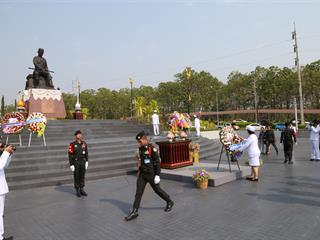 มหาวิทยาลัยพะเยา,นำโดย,ศาสตราจารย์พิเศษ,ดร.มณฑล,สงวนเสริมศรี,อธิการบดีมหาวิทยาลัยพะเยา,พร้อมด้วยคณะผู้บริหาร,คณาจารย์,เจ้าหน้าที่,,เข้าร่วมพิธีวางพวงมาลาถวายราชสักการะ,วันคล้ายวันสวรรคตสมเด็จพระนเรศวรมหาราช,ประจำปี,2561,