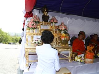 มหาวิทยาลัยพะเยา,นำโดย,ศาสตราจารย์พิเศษ,ดร.มณฑล,สงวนเสริมศรี,อธิการบดีมหาวิทยาลัยพะเยา,พร้อมด้วยคณะผู้บริหาร,คณาจารย์,เจ้าหน้าที่,,เข้าร่วมพิธีวางพวงมาลาถวายราชสักการะ,วันคล้ายวันสวรรคตสมเด็จพระนเรศวรมหาราช,ประจำปี,2561,