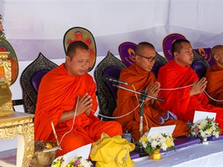 มหาวิทยาลัยพะเยา,นำโดย,ศาสตราจารย์พิเศษ,ดร.มณฑล,สงวนเสริมศรี,อธิการบดีมหาวิทยาลัยพะเยา,พร้อมด้วยคณะผู้บริหาร,คณาจารย์,เจ้าหน้าที่,,เข้าร่วมพิธีวางพวงมาลาถวายราชสักการะ,วันคล้ายวันสวรรคตสมเด็จพระนเรศวรมหาราช,ประจำปี,2561,