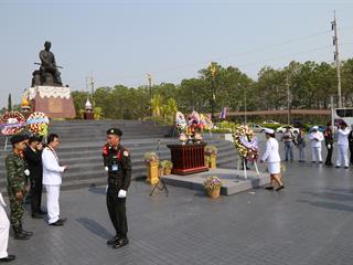 มหาวิทยาลัยพะเยา,นำโดย,ศาสตราจารย์พิเศษ,ดร.มณฑล,สงวนเสริมศรี,อธิการบดีมหาวิทยาลัยพะเยา,พร้อมด้วยคณะผู้บริหาร,คณาจารย์,เจ้าหน้าที่,,เข้าร่วมพิธีวางพวงมาลาถวายราชสักการะ,วันคล้ายวันสวรรคตสมเด็จพระนเรศวรมหาราช,ประจำปี,2561,