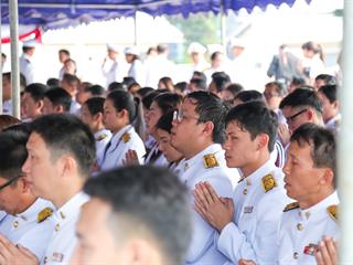 มหาวิทยาลัยพะเยา,นำโดย,ศาสตราจารย์พิเศษ,ดร.มณฑล,สงวนเสริมศรี,อธิการบดีมหาวิทยาลัยพะเยา,พร้อมด้วยคณะผู้บริหาร,คณาจารย์,เจ้าหน้าที่,,เข้าร่วมพิธีวางพวงมาลาถวายราชสักการะ,วันคล้ายวันสวรรคตสมเด็จพระนเรศวรมหาราช,ประจำปี,2561,