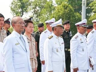 มหาวิทยาลัยพะเยา,นำโดย,ศาสตราจารย์พิเศษ,ดร.มณฑล,สงวนเสริมศรี,อธิการบดีมหาวิทยาลัยพะเยา,พร้อมด้วยคณะผู้บริหาร,คณาจารย์,เจ้าหน้าที่,,เข้าร่วมพิธีวางพวงมาลาถวายราชสักการะ,วันคล้ายวันสวรรคตสมเด็จพระนเรศวรมหาราช,ประจำปี,2561,