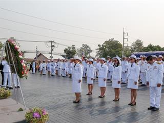 มหาวิทยาลัยพะเยา,นำโดย,ศาสตราจารย์พิเศษ,ดร.มณฑล,สงวนเสริมศรี,อธิการบดีมหาวิทยาลัยพะเยา,พร้อมด้วยคณะผู้บริหาร,คณาจารย์,เจ้าหน้าที่,,เข้าร่วมพิธีวางพวงมาลาถวายราชสักการะ,วันคล้ายวันสวรรคตสมเด็จพระนเรศวรมหาราช,ประจำปี,2561,