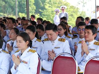 มหาวิทยาลัยพะเยา,นำโดย,ศาสตราจารย์พิเศษ,ดร.มณฑล,สงวนเสริมศรี,อธิการบดีมหาวิทยาลัยพะเยา,พร้อมด้วยคณะผู้บริหาร,คณาจารย์,เจ้าหน้าที่,,เข้าร่วมพิธีวางพวงมาลาถวายราชสักการะ,วันคล้ายวันสวรรคตสมเด็จพระนเรศวรมหาราช,ประจำปี,2561,