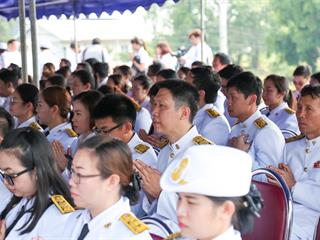 มหาวิทยาลัยพะเยา,นำโดย,ศาสตราจารย์พิเศษ,ดร.มณฑล,สงวนเสริมศรี,อธิการบดีมหาวิทยาลัยพะเยา,พร้อมด้วยคณะผู้บริหาร,คณาจารย์,เจ้าหน้าที่,,เข้าร่วมพิธีวางพวงมาลาถวายราชสักการะ,วันคล้ายวันสวรรคตสมเด็จพระนเรศวรมหาราช,ประจำปี,2561,