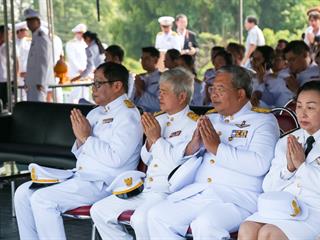 มหาวิทยาลัยพะเยา,นำโดย,ศาสตราจารย์พิเศษ,ดร.มณฑล,สงวนเสริมศรี,อธิการบดีมหาวิทยาลัยพะเยา,พร้อมด้วยคณะผู้บริหาร,คณาจารย์,เจ้าหน้าที่,,เข้าร่วมพิธีวางพวงมาลาถวายราชสักการะ,วันคล้ายวันสวรรคตสมเด็จพระนเรศวรมหาราช,ประจำปี,2561,