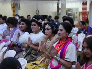 มหาวิทยาลัยพะเยา,จัดโครงการ,“ประเพณีแห่ผ้าห่มพระธาตุจอมทอง”,โดยความร่วมมือระหว่างคณะศิลปศาสตร์,คณะรัฐศาสตร์และสังคมศาสตร์และวิทยาลัยการศึกษา,มหาวิทยาลัยพะเยา,ร่วมกับจังหวัดพะเยา,เทศบาลเมืองพะเยา,สำนักงานวัฒนธรรมจังหวัดพะเยา,สํานักงานพระพุทธศาสนาจังหวัดพะเยา,และการท่องเที่ยวแห่งประเทศไทย,สำนักงานเชียงราย,