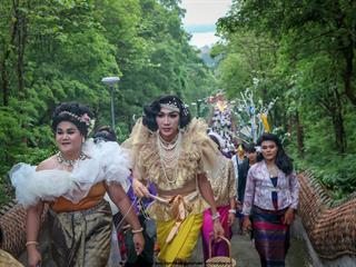 คณะรัฐศาสตร์และสังคมศาสตร์,มหาวิทยาลัยพะเยา,ร่วมโครงการ,“ประเพณีแห่ผ้าห่มพระธาตุจอมทอง”,ครั้งที่,3,โดยความร่วมมือระหว่างคณะศิลปศาสตร์,คณะรัฐศาสตร์และสังคมศาสตร์,และวิทยาลัยการศึกษา,มหาวิทยาลัยพะเยา,ร่วมกับจังหวัดพะเยา,เทศบาลเมืองพะเยา,สำนักงานวัฒนธรรมจังหวัดพะเยา,สํานักงานพระพุทธศาสนาจังหวัดพะเยา,และการท่องเที่ยวแห่งประเทศไทย,สำนักงานเชียงราย