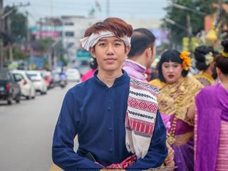 คณะรัฐศาสตร์และสังคมศาสตร์,มหาวิทยาลัยพะเยา,ร่วมโครงการ,“ประเพณีแห่ผ้าห่มพระธาตุจอมทอง”,ครั้งที่,3,โดยความร่วมมือระหว่างคณะศิลปศาสตร์,คณะรัฐศาสตร์และสังคมศาสตร์,และวิทยาลัยการศึกษา,มหาวิทยาลัยพะเยา,ร่วมกับจังหวัดพะเยา,เทศบาลเมืองพะเยา,สำนักงานวัฒนธรรมจังหวัดพะเยา,สํานักงานพระพุทธศาสนาจังหวัดพะเยา,และการท่องเที่ยวแห่งประเทศไทย,สำนักงานเชียงราย