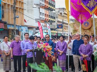 คณะรัฐศาสตร์และสังคมศาสตร์,มหาวิทยาลัยพะเยา,ร่วมโครงการ,“ประเพณีแห่ผ้าห่มพระธาตุจอมทอง”,ครั้งที่,3,โดยความร่วมมือระหว่างคณะศิลปศาสตร์,คณะรัฐศาสตร์และสังคมศาสตร์,และวิทยาลัยการศึกษา,มหาวิทยาลัยพะเยา,ร่วมกับจังหวัดพะเยา,เทศบาลเมืองพะเยา,สำนักงานวัฒนธรรมจังหวัดพะเยา,สํานักงานพระพุทธศาสนาจังหวัดพะเยา,และการท่องเที่ยวแห่งประเทศไทย,สำนักงานเชียงราย