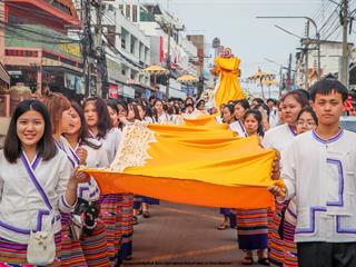 คณะรัฐศาสตร์และสังคมศาสตร์,มหาวิทยาลัยพะเยา,ร่วมโครงการ,“ประเพณีแห่ผ้าห่มพระธาตุจอมทอง”,ครั้งที่,3,โดยความร่วมมือระหว่างคณะศิลปศาสตร์,คณะรัฐศาสตร์และสังคมศาสตร์,และวิทยาลัยการศึกษา,มหาวิทยาลัยพะเยา,ร่วมกับจังหวัดพะเยา,เทศบาลเมืองพะเยา,สำนักงานวัฒนธรรมจังหวัดพะเยา,สํานักงานพระพุทธศาสนาจังหวัดพะเยา,และการท่องเที่ยวแห่งประเทศไทย,สำนักงานเชียงราย