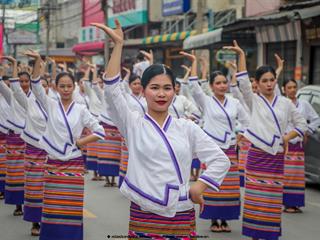 คณะรัฐศาสตร์และสังคมศาสตร์,มหาวิทยาลัยพะเยา,ร่วมโครงการ,“ประเพณีแห่ผ้าห่มพระธาตุจอมทอง”,ครั้งที่,3,โดยความร่วมมือระหว่างคณะศิลปศาสตร์,คณะรัฐศาสตร์และสังคมศาสตร์,และวิทยาลัยการศึกษา,มหาวิทยาลัยพะเยา,ร่วมกับจังหวัดพะเยา,เทศบาลเมืองพะเยา,สำนักงานวัฒนธรรมจังหวัดพะเยา,สํานักงานพระพุทธศาสนาจังหวัดพะเยา,และการท่องเที่ยวแห่งประเทศไทย,สำนักงานเชียงราย