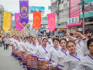 คณะรัฐศาสตร์และสังคมศาสตร์,มหาวิทยาลัยพะเยา,ร่วมโครงการ,“ประเพณีแห่ผ้าห่มพระธาตุจอมทอง”,ครั้งที่,3,โดยความร่วมมือระหว่างคณะศิลปศาสตร์,คณะรัฐศาสตร์และสังคมศาสตร์,และวิทยาลัยการศึกษา,มหาวิทยาลัยพะเยา,ร่วมกับจังหวัดพะเยา,เทศบาลเมืองพะเยา,สำนักงานวัฒนธรรมจังหวัดพะเยา,สํานักงานพระพุทธศาสนาจังหวัดพะเยา,และการท่องเที่ยวแห่งประเทศไทย,สำนักงานเชียงราย