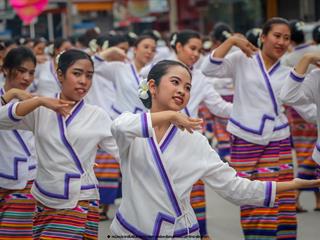 คณะรัฐศาสตร์และสังคมศาสตร์,มหาวิทยาลัยพะเยา,ร่วมโครงการ,“ประเพณีแห่ผ้าห่มพระธาตุจอมทอง”,ครั้งที่,3,โดยความร่วมมือระหว่างคณะศิลปศาสตร์,คณะรัฐศาสตร์และสังคมศาสตร์,และวิทยาลัยการศึกษา,มหาวิทยาลัยพะเยา,ร่วมกับจังหวัดพะเยา,เทศบาลเมืองพะเยา,สำนักงานวัฒนธรรมจังหวัดพะเยา,สํานักงานพระพุทธศาสนาจังหวัดพะเยา,และการท่องเที่ยวแห่งประเทศไทย,สำนักงานเชียงราย