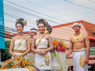 คณะรัฐศาสตร์และสังคมศาสตร์,มหาวิทยาลัยพะเยา,ร่วมโครงการ,“ประเพณีแห่ผ้าห่มพระธาตุจอมทอง”,ครั้งที่,3,โดยความร่วมมือระหว่างคณะศิลปศาสตร์,คณะรัฐศาสตร์และสังคมศาสตร์,และวิทยาลัยการศึกษา,มหาวิทยาลัยพะเยา,ร่วมกับจังหวัดพะเยา,เทศบาลเมืองพะเยา,สำนักงานวัฒนธรรมจังหวัดพะเยา,สํานักงานพระพุทธศาสนาจังหวัดพะเยา,และการท่องเที่ยวแห่งประเทศไทย,สำนักงานเชียงราย