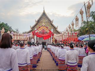คณะรัฐศาสตร์และสังคมศาสตร์,มหาวิทยาลัยพะเยา,ร่วมโครงการ,“ประเพณีแห่ผ้าห่มพระธาตุจอมทอง”,ครั้งที่,3,โดยความร่วมมือระหว่างคณะศิลปศาสตร์,คณะรัฐศาสตร์และสังคมศาสตร์,และวิทยาลัยการศึกษา,มหาวิทยาลัยพะเยา,ร่วมกับจังหวัดพะเยา,เทศบาลเมืองพะเยา,สำนักงานวัฒนธรรมจังหวัดพะเยา,สํานักงานพระพุทธศาสนาจังหวัดพะเยา,และการท่องเที่ยวแห่งประเทศไทย,สำนักงานเชียงราย