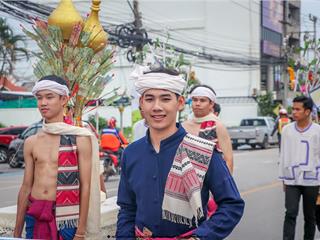 คณะรัฐศาสตร์และสังคมศาสตร์,มหาวิทยาลัยพะเยา,ร่วมโครงการ,“ประเพณีแห่ผ้าห่มพระธาตุจอมทอง”,ครั้งที่,3,โดยความร่วมมือระหว่างคณะศิลปศาสตร์,คณะรัฐศาสตร์และสังคมศาสตร์,และวิทยาลัยการศึกษา,มหาวิทยาลัยพะเยา,ร่วมกับจังหวัดพะเยา,เทศบาลเมืองพะเยา,สำนักงานวัฒนธรรมจังหวัดพะเยา,สํานักงานพระพุทธศาสนาจังหวัดพะเยา,และการท่องเที่ยวแห่งประเทศไทย,สำนักงานเชียงราย