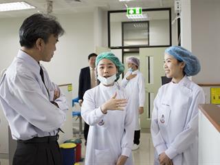คณะทันตแพทยศาสตร์ต้อนรับคณะอนุกรรมการตรวจประเมินหลักสูตรทันตแพทยศาสตร์บัณฑิต,(หลักสูตรใหม่),พ.ศ.,2556