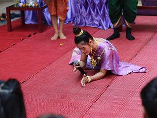 คณะวิทยาศาสตร์การแพทย์จัดงานรดน้ำดำหัว,ร่วมสวมชุดไทยและชุดพื้นเมือง,สืบสานประเพณีอันดีงาม