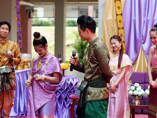 คณะวิทยาศาสตร์การแพทย์จัดงานรดน้ำดำหัว,ร่วมสวมชุดไทยและชุดพื้นเมือง,สืบสานประเพณีอันดีงาม