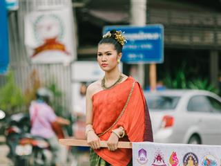 คณะศิลปศาสตร์,คณะรัฐศาสตร์และสังคมศาสตร์และวิทยาลัยการศึกษา,มหาวิทยาลัยพะเยา,ร่วมกับ,5,หน่วยงาน,และกว่า,14,ชุมชน,จัดประเพณีสืบสานวัฒนธรรมอันดีงามของจังหวัดพะเยา,“ประเพณีแห่ผ้าห่มพระธาตุจอมทอง”