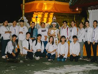 คณะศิลปศาสตร์,คณะรัฐศาสตร์และสังคมศาสตร์และวิทยาลัยการศึกษา,มหาวิทยาลัยพะเยา,ร่วมกับ,5,หน่วยงาน,และกว่า,14,ชุมชน,จัดประเพณีสืบสานวัฒนธรรมอันดีงามของจังหวัดพะเยา,“ประเพณีแห่ผ้าห่มพระธาตุจอมทอง”