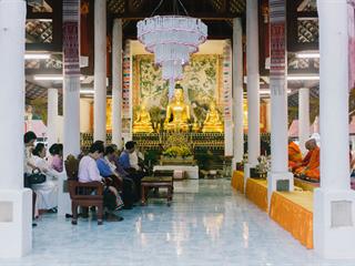 คณะศิลปศาสตร์,คณะรัฐศาสตร์และสังคมศาสตร์และวิทยาลัยการศึกษา,มหาวิทยาลัยพะเยา,ร่วมกับ,5,หน่วยงาน,และกว่า,14,ชุมชน,จัดประเพณีสืบสานวัฒนธรรมอันดีงามของจังหวัดพะเยา,“ประเพณีแห่ผ้าห่มพระธาตุจอมทอง”