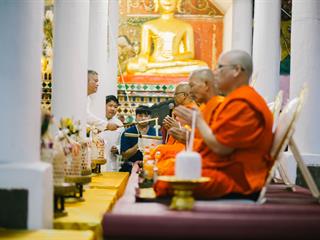 คณะศิลปศาสตร์,คณะรัฐศาสตร์และสังคมศาสตร์และวิทยาลัยการศึกษา,มหาวิทยาลัยพะเยา,ร่วมกับ,5,หน่วยงาน,และกว่า,14,ชุมชน,จัดประเพณีสืบสานวัฒนธรรมอันดีงามของจังหวัดพะเยา,“ประเพณีแห่ผ้าห่มพระธาตุจอมทอง”
