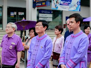 คณะศิลปศาสตร์,คณะรัฐศาสตร์และสังคมศาสตร์และวิทยาลัยการศึกษา,มหาวิทยาลัยพะเยา,ร่วมกับ,5,หน่วยงาน,และกว่า,14,ชุมชน,จัดประเพณีสืบสานวัฒนธรรมอันดีงามของจังหวัดพะเยา,“ประเพณีแห่ผ้าห่มพระธาตุจอมทอง”