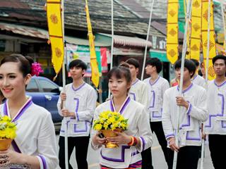 คณะศิลปศาสตร์,คณะรัฐศาสตร์และสังคมศาสตร์และวิทยาลัยการศึกษา,มหาวิทยาลัยพะเยา,ร่วมกับ,5,หน่วยงาน,และกว่า,14,ชุมชน,จัดประเพณีสืบสานวัฒนธรรมอันดีงามของจังหวัดพะเยา,“ประเพณีแห่ผ้าห่มพระธาตุจอมทอง”