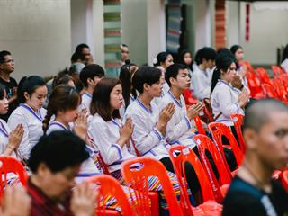 คณะศิลปศาสตร์,คณะรัฐศาสตร์และสังคมศาสตร์และวิทยาลัยการศึกษา,มหาวิทยาลัยพะเยา,ร่วมกับ,5,หน่วยงาน,และกว่า,14,ชุมชน,จัดประเพณีสืบสานวัฒนธรรมอันดีงามของจังหวัดพะเยา,“ประเพณีแห่ผ้าห่มพระธาตุจอมทอง”