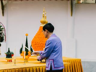 คณะศิลปศาสตร์,คณะรัฐศาสตร์และสังคมศาสตร์และวิทยาลัยการศึกษา,มหาวิทยาลัยพะเยา,ร่วมกับ,5,หน่วยงาน,และกว่า,14,ชุมชน,จัดประเพณีสืบสานวัฒนธรรมอันดีงามของจังหวัดพะเยา,“ประเพณีแห่ผ้าห่มพระธาตุจอมทอง”
