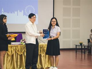 บุคลากรสายวิชาการและสนับสนุน,พร้อมด้วยนิสิตคณะศิลปศาสตร์,เข้าร่วมปฐมนิเทศโครงการพัฒนาภาษาอังกฤษสำหรับนิสิต,บุคลากรสายวิชาการและสายสนับสนุน,มหาวิทยาลัยพะเยา,ประจำปี,2561