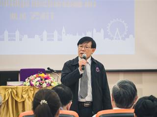 บุคลากรสายวิชาการและสนับสนุน,พร้อมด้วยนิสิตคณะศิลปศาสตร์,เข้าร่วมปฐมนิเทศโครงการพัฒนาภาษาอังกฤษสำหรับนิสิต,บุคลากรสายวิชาการและสายสนับสนุน,มหาวิทยาลัยพะเยา,ประจำปี,2561