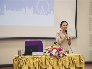 บุคลากรสายวิชาการและสนับสนุน,พร้อมด้วยนิสิตคณะศิลปศาสตร์,เข้าร่วมปฐมนิเทศโครงการพัฒนาภาษาอังกฤษสำหรับนิสิต,บุคลากรสายวิชาการและสายสนับสนุน,มหาวิทยาลัยพะเยา,ประจำปี,2561