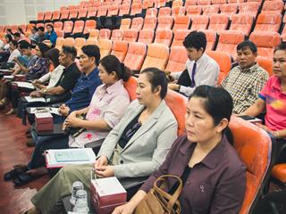 บุคลากรสายวิชาการและสนับสนุน,พร้อมด้วยนิสิตคณะศิลปศาสตร์,เข้าร่วมปฐมนิเทศโครงการพัฒนาภาษาอังกฤษสำหรับนิสิต,บุคลากรสายวิชาการและสายสนับสนุน,มหาวิทยาลัยพะเยา,ประจำปี,2561
